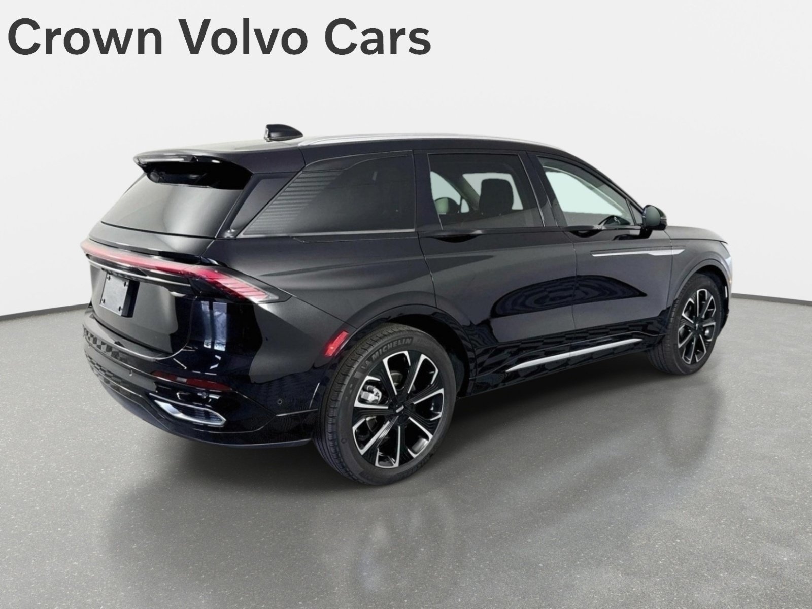 Used 2024 Lincoln Nautilus Reserve AWD/4WD image 6
