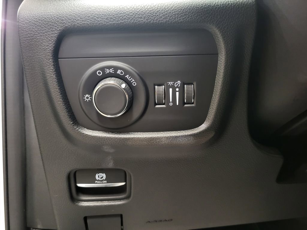 Used 2024 Jeep Grand Cherokee Altitude image 7