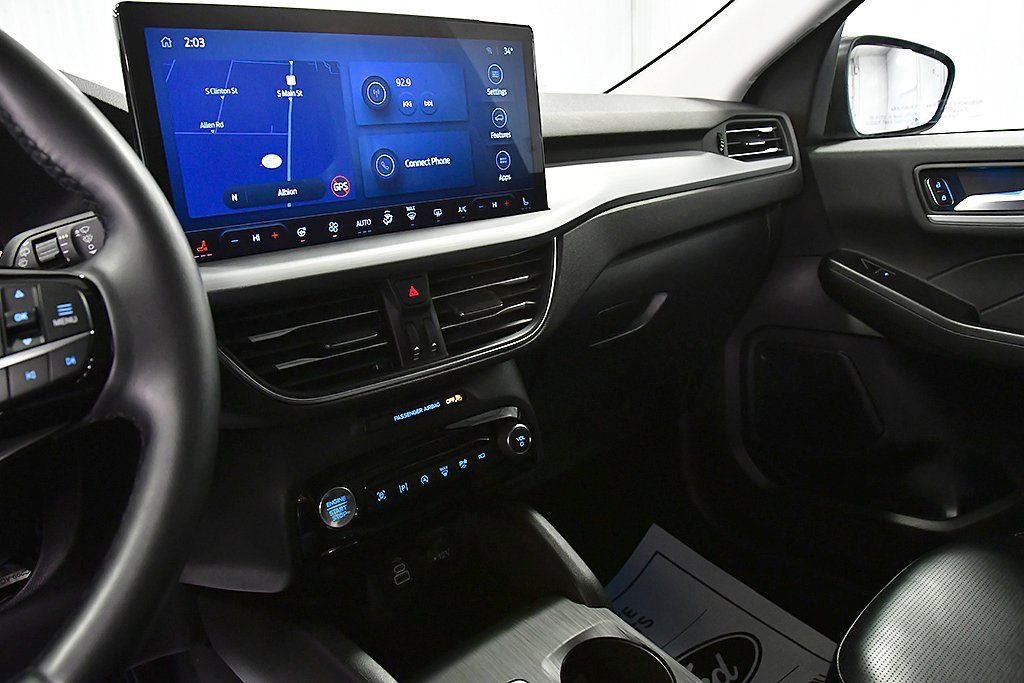 Used 2024 Ford Escape Platinum image 21