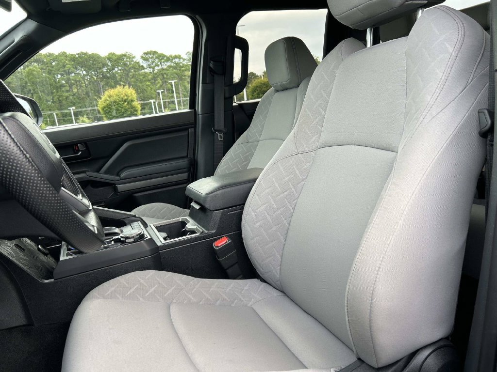 Used 2024 Toyota Tacoma SR5 AWD/4WD image 23