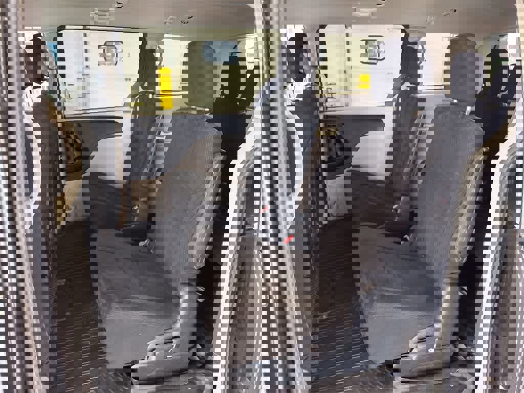 Used 2015 Dodge Grand Caravan SXT w/ UConnect Hands-Free Group image 20