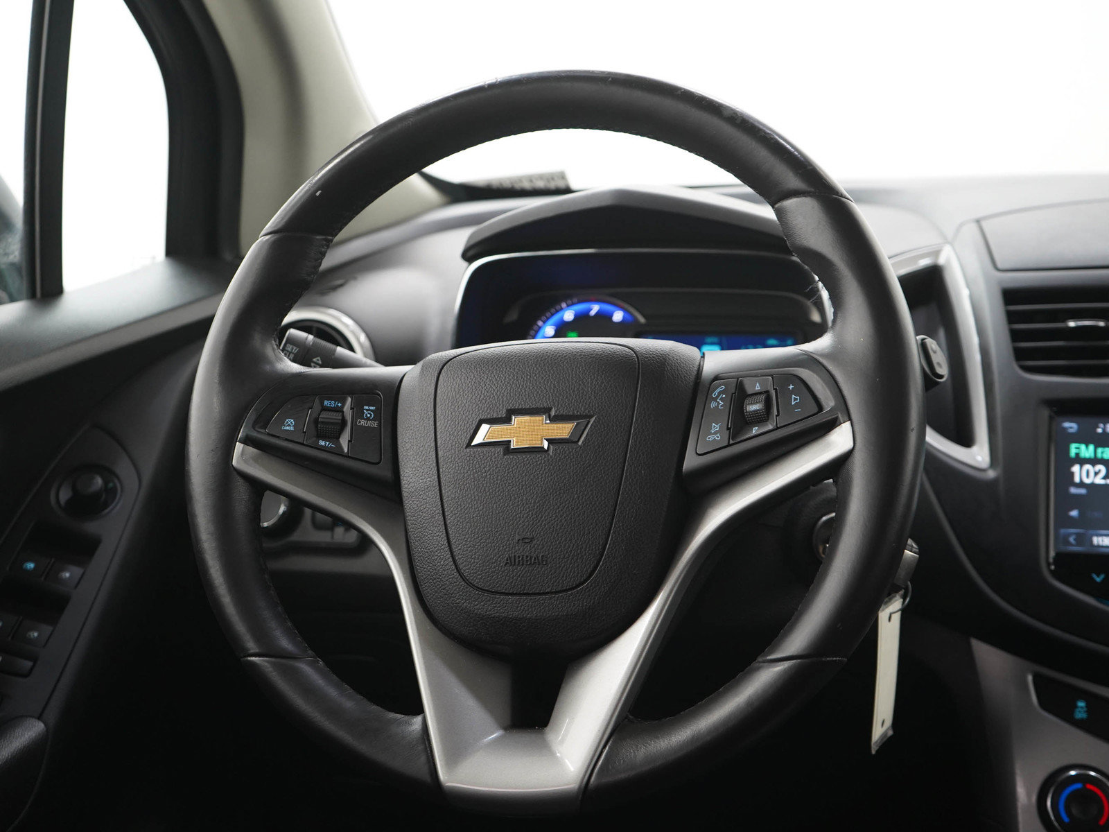 Used 2015 Chevrolet Trax LT w/ LT Sun and Sound Package FWD image 16