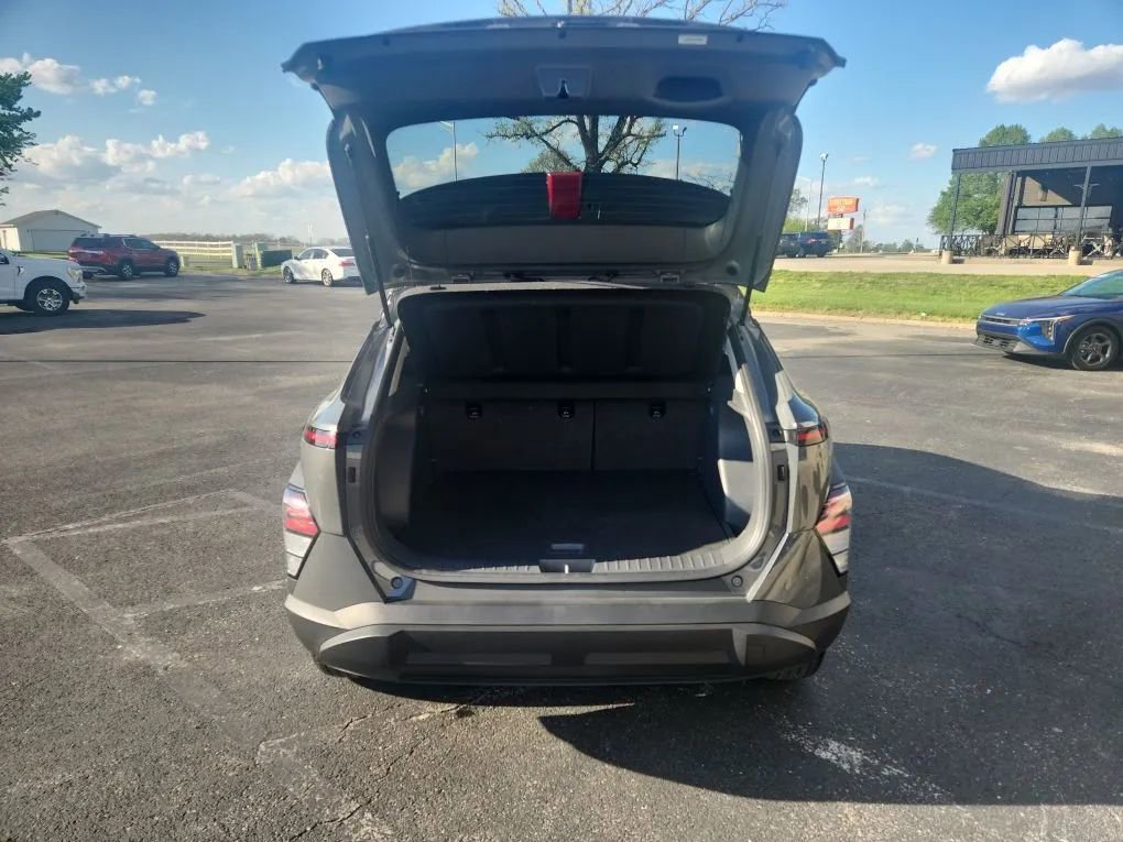 Used 2025 Hyundai Kona SEL image 8