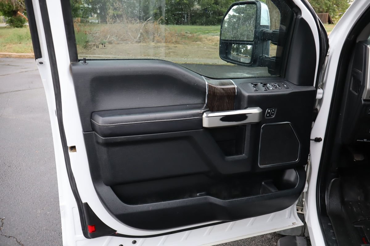 Used 2020 Ford F350 Lariat w/ Chrome Package AWD/4WD image 23