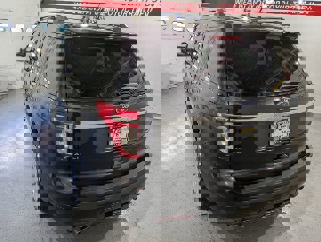 Used 2015 Ford Explorer XLT w/ Equipment Group 202B image 5