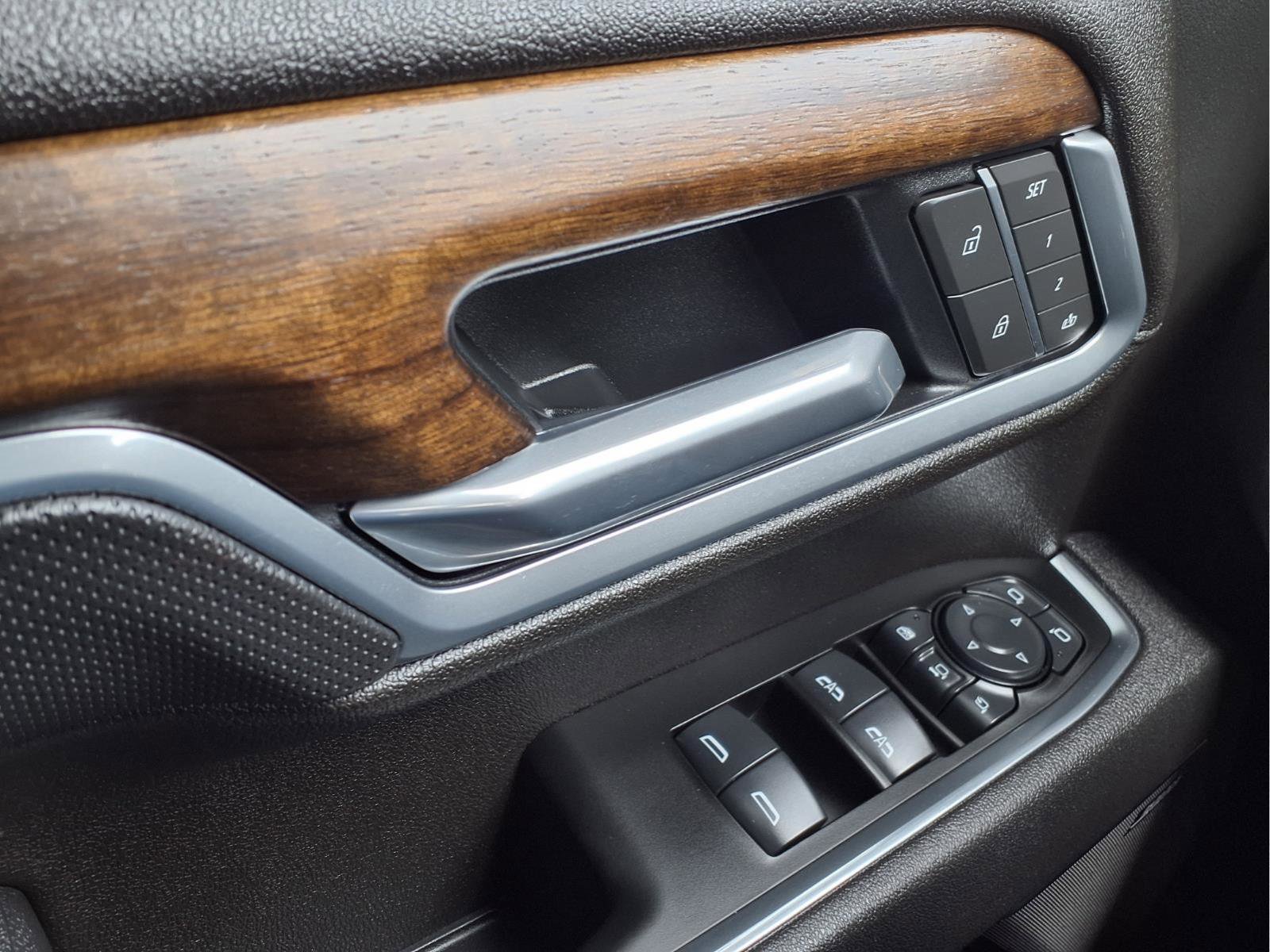 Used 2025 Chevrolet Silverado 2500 High Country w/ High Country Premium Package image 20