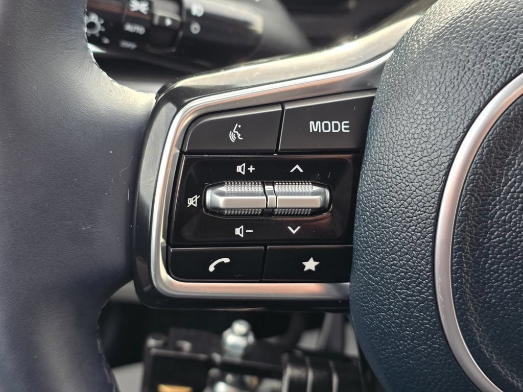 Used 2025 Kia Carnival SX Prestige FWD image 52