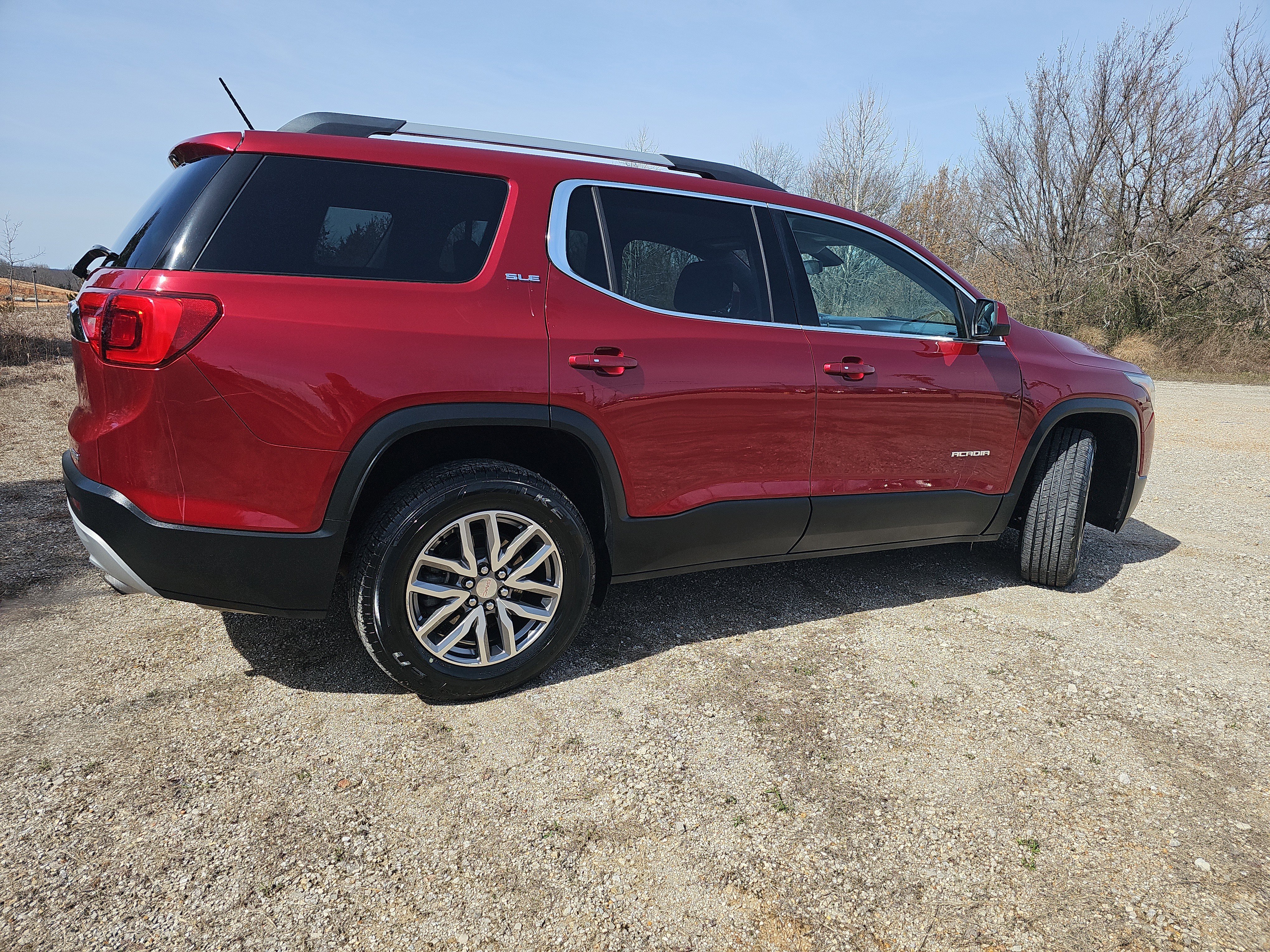 Used 2019 GMC Acadia SLE image 3