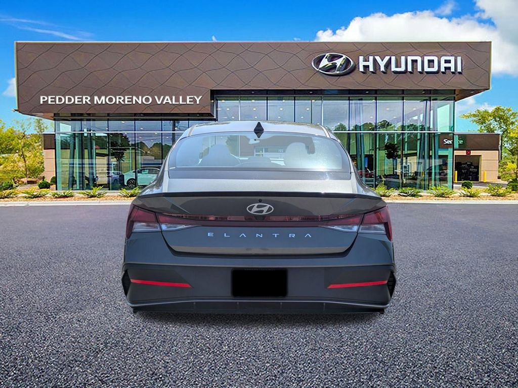 Certified 2025 Hyundai Elantra Sport image 4
