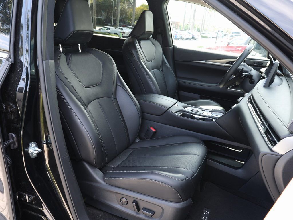 Certified 2025 INFINITI QX60 Luxe w/ Vision Package image 22