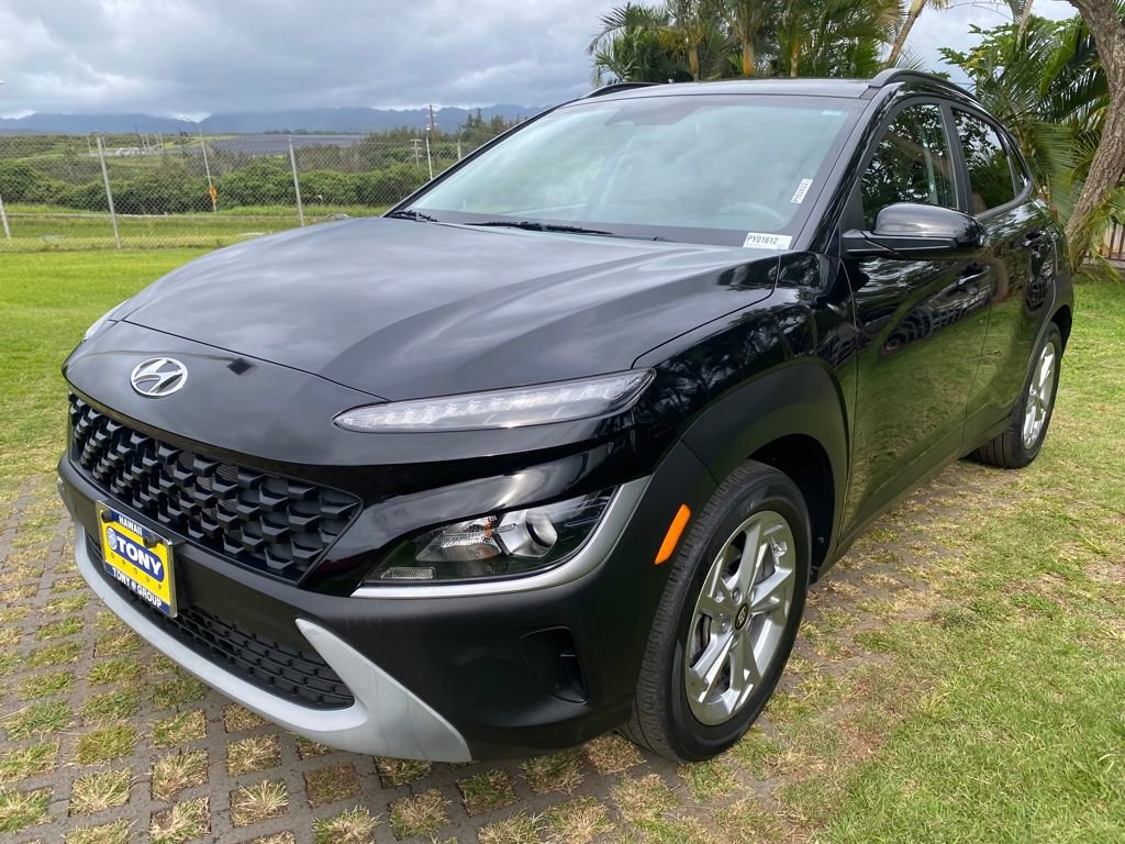 Used 2023 Hyundai Kona SEL w/ Cargo Package FWD image 3