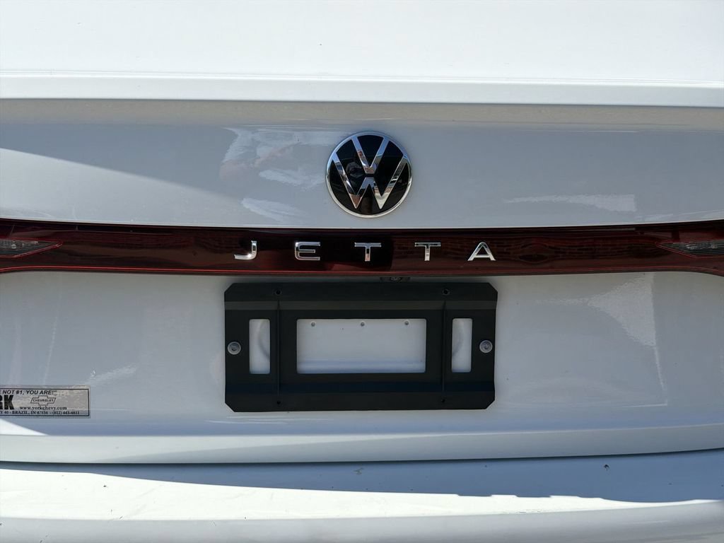 Used 2025 Volkswagen Jetta Sport FWD image 32