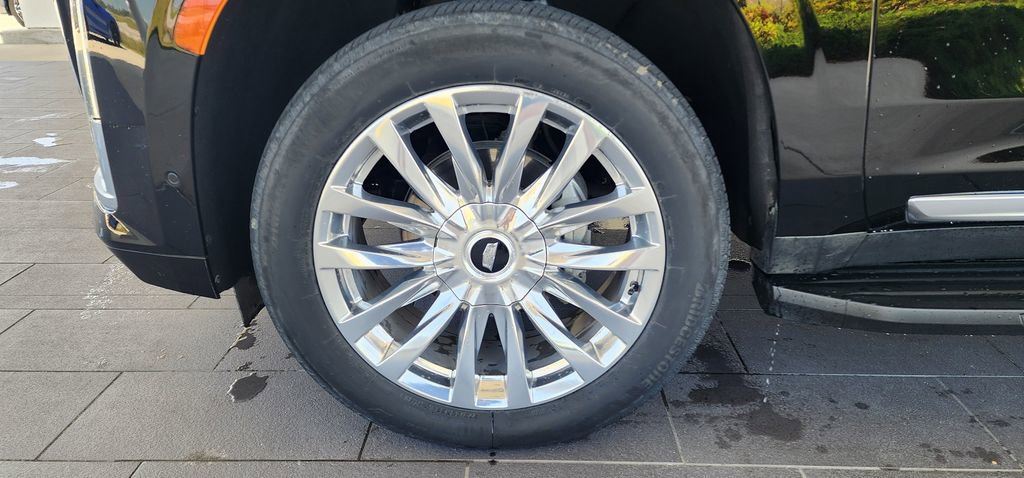 Used 2024 Cadillac Escalade ESV Premium Luxury w/ LPO, Floor Liner Package AWD/4WD image 12