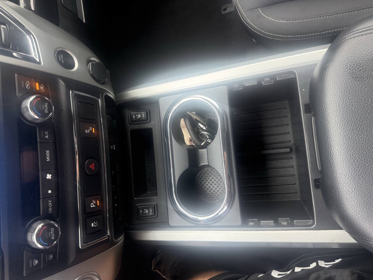 Used 2017 Nissan Titan SV RWD image 29