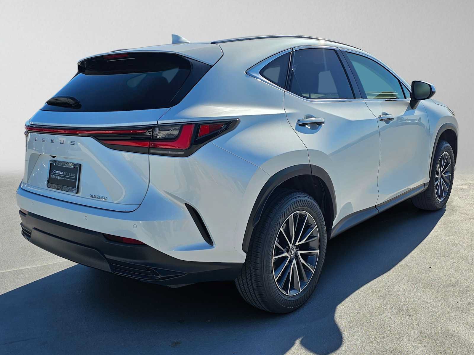 Certified 2025 Lexus NX 250 FWD image 3