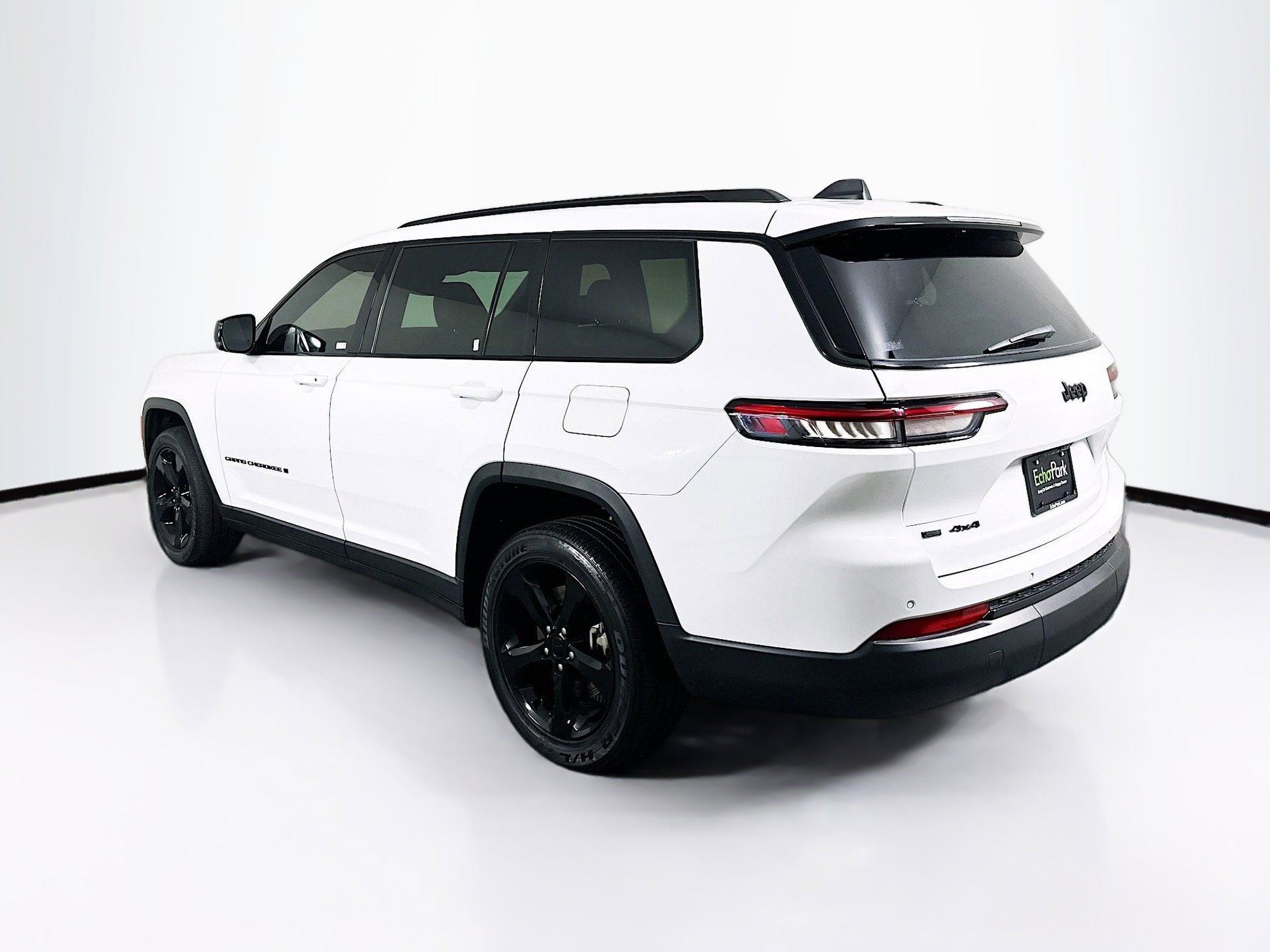 Used 2022 Jeep Grand Cherokee L Laredo AWD/4WD image 5