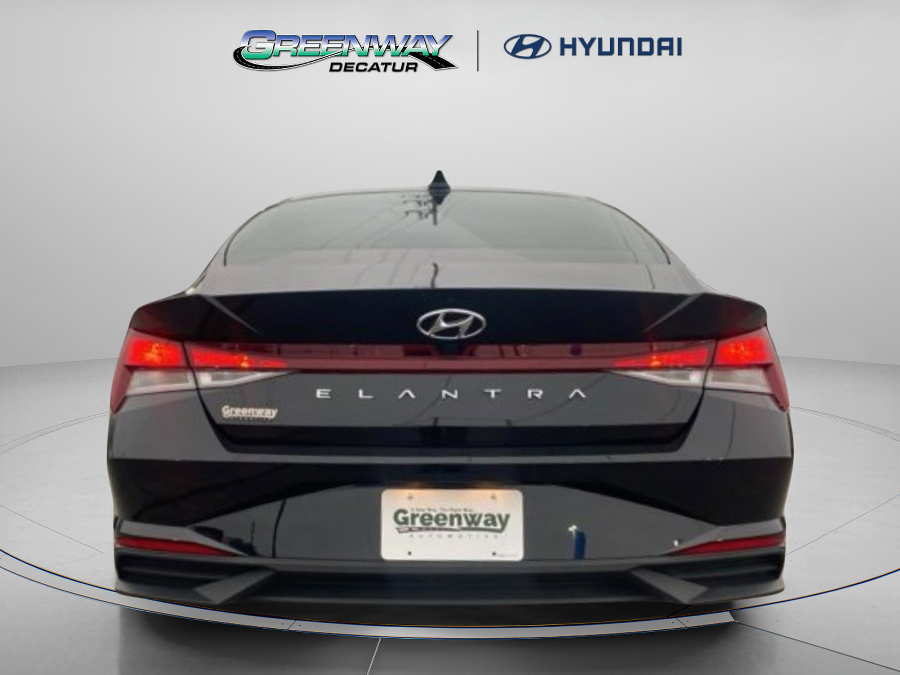 Used 2023 Hyundai Elantra SEL w/ Convenience Package image 9