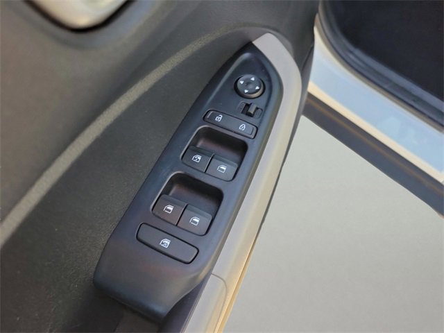 Used 2023 Hyundai Venue SEL image 13