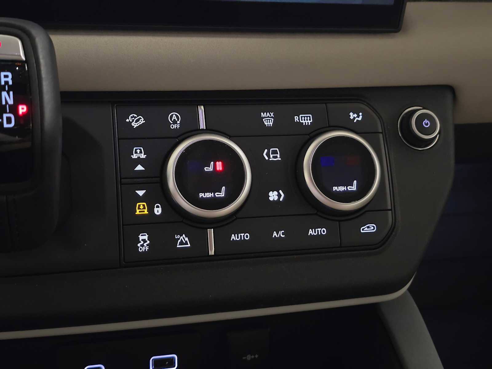 Used 2023 Land Rover Defender 130 SE image 29