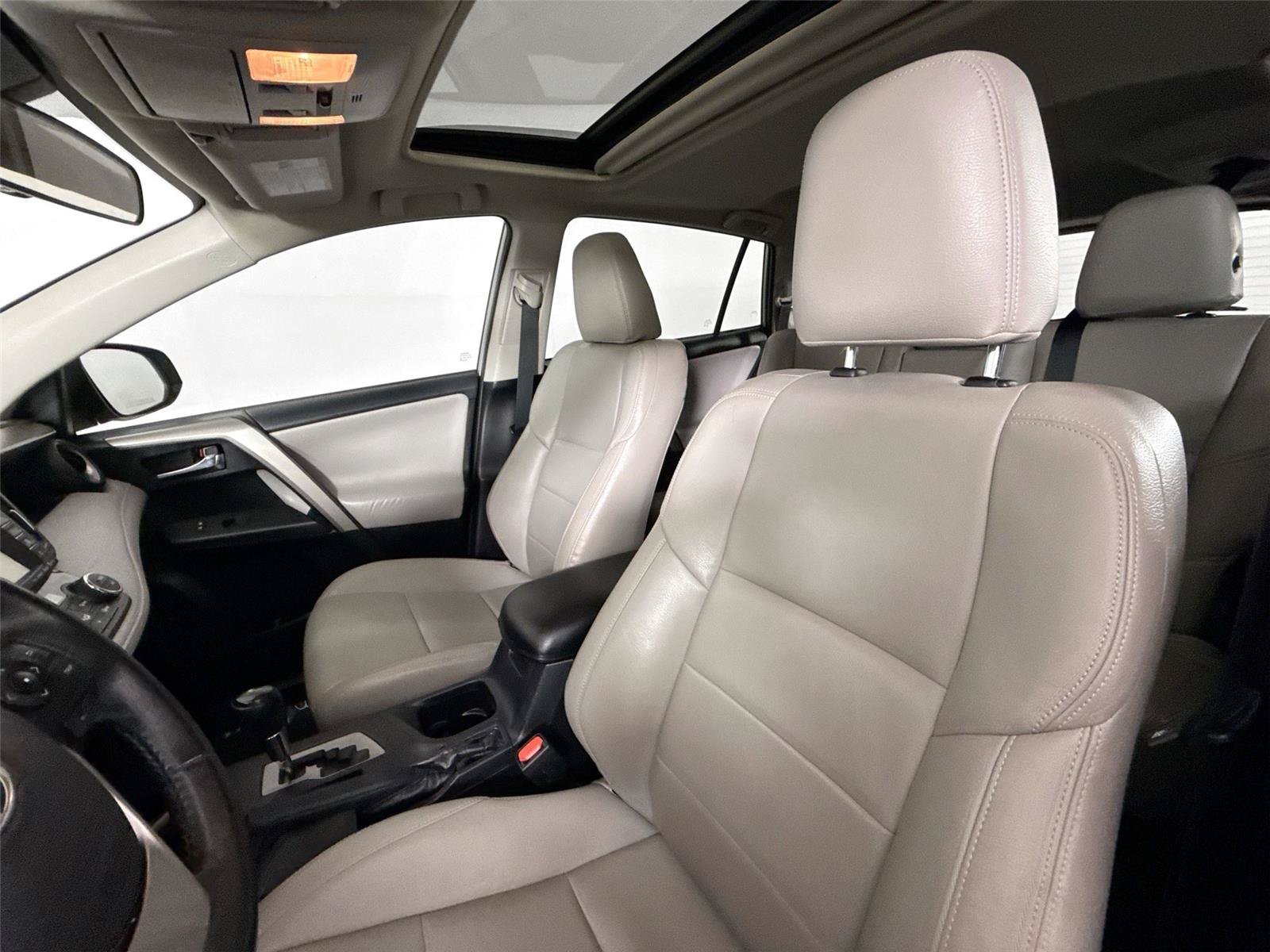Used 2017 Toyota RAV4 XLE FWD image 3