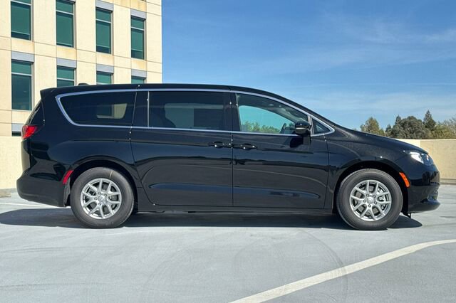 New 2026 Chrysler Voyager LX FWD image 3