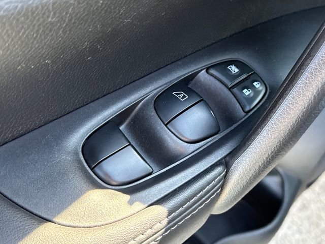 Used 2020 Nissan Rogue Sport S image 20