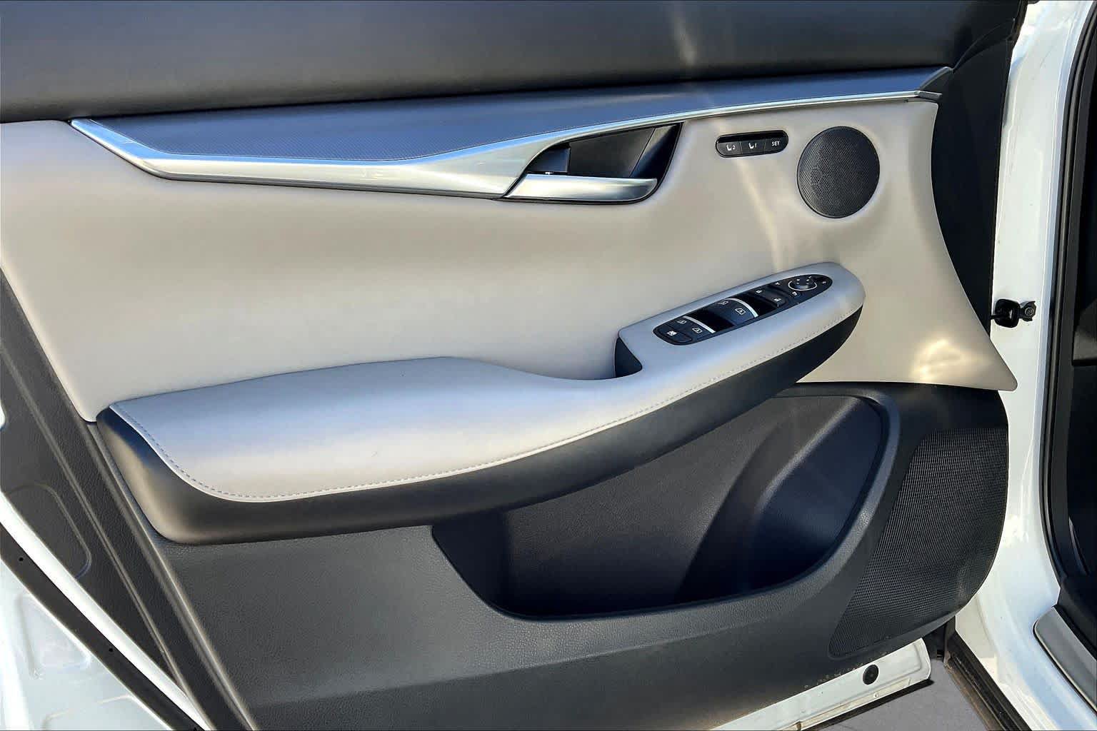 Used 2024 INFINITI QX50 Luxe FWD image 22