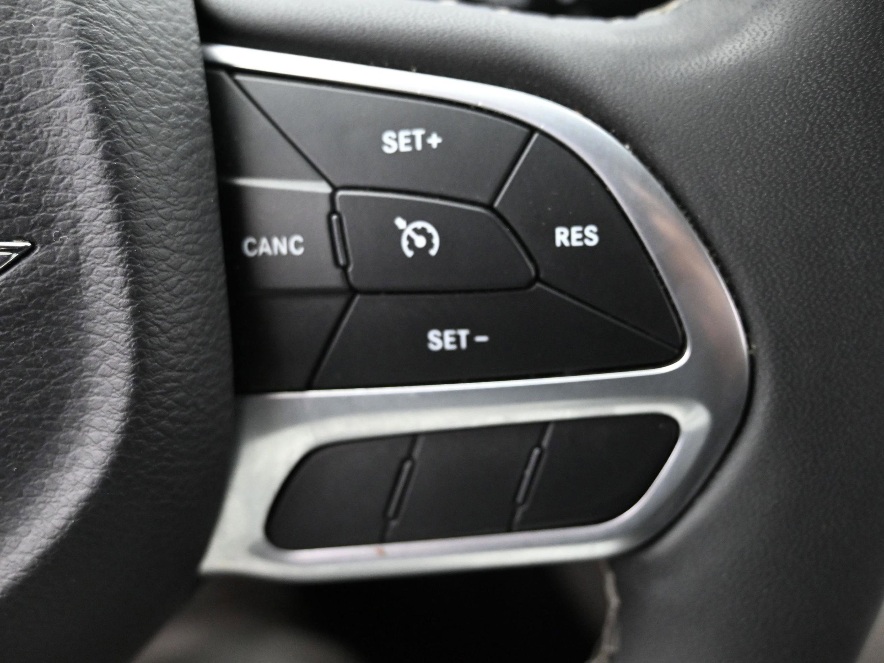 Used 2023 Chrysler Voyager LX image 19