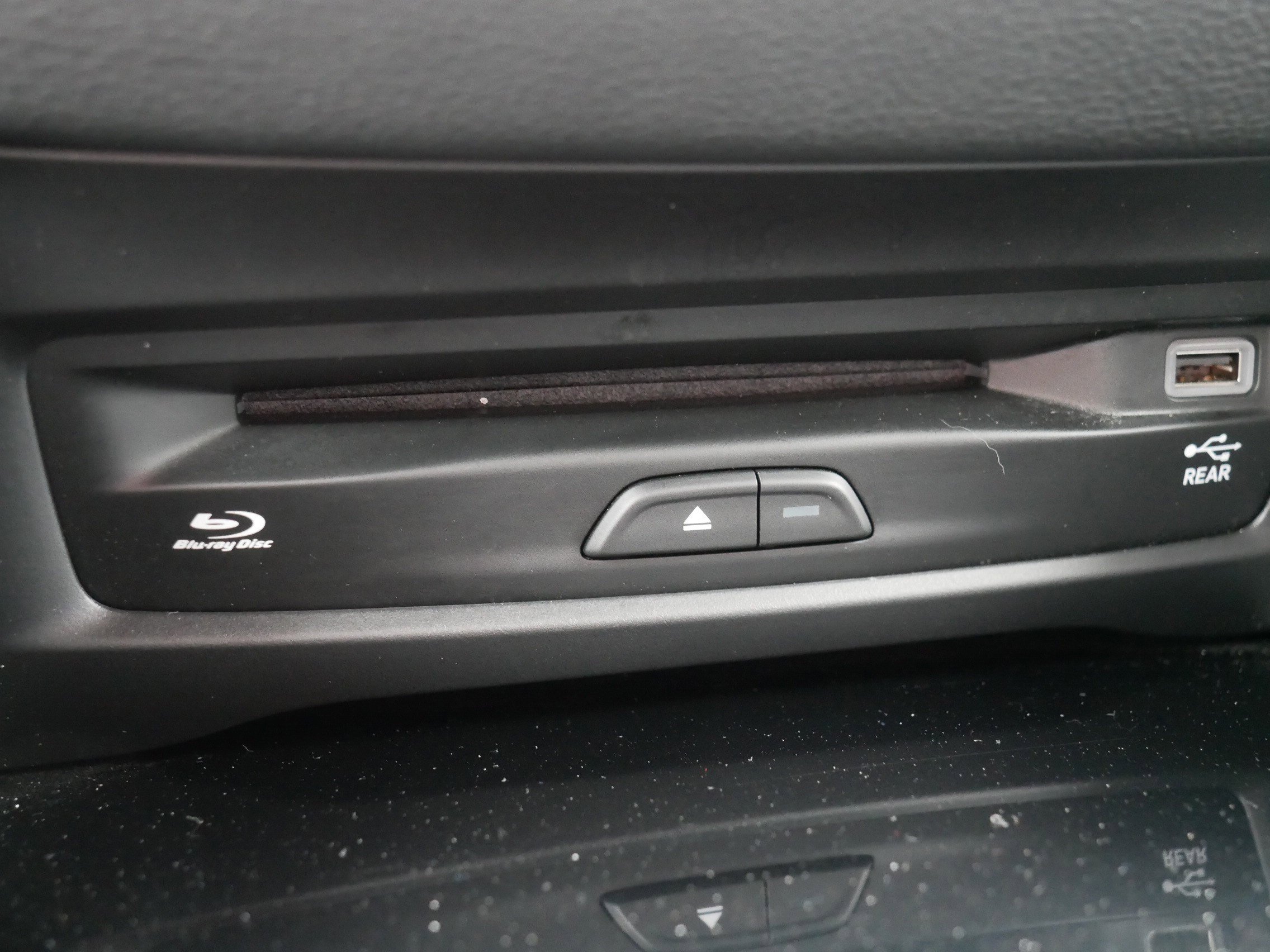 Used 2021 Chrysler Pacifica Limited w/ Uconnect Theater Family Group image 31