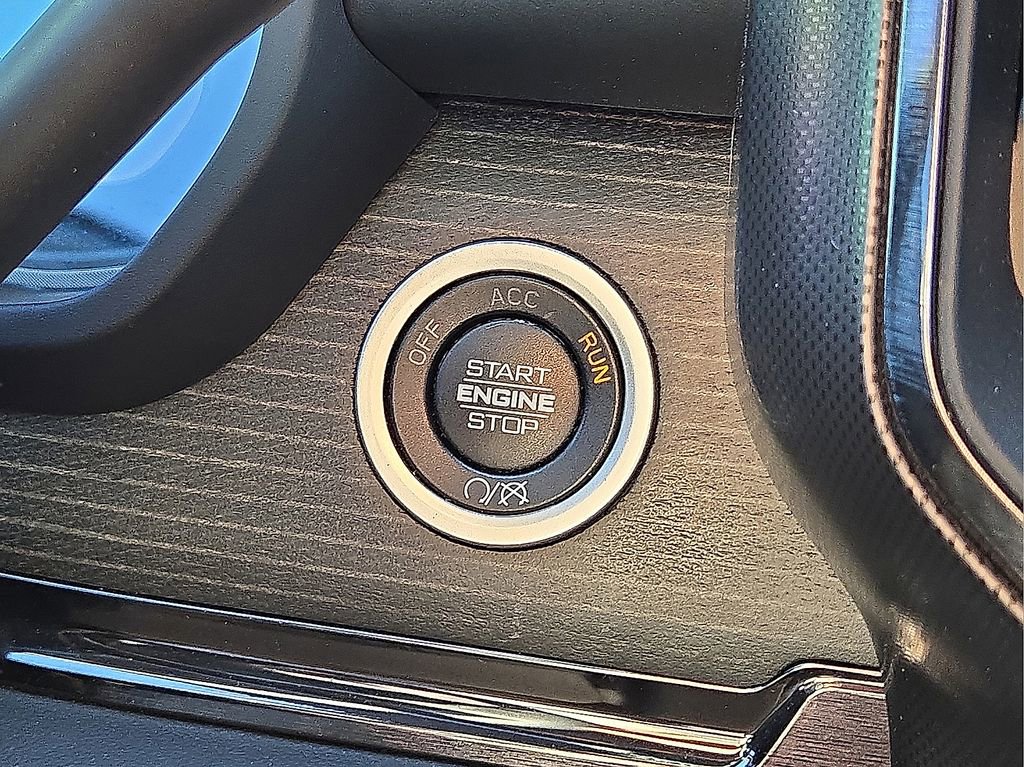 Used 2023 RAM 2500 Limited image 33