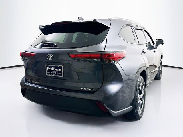 Used 2020 Toyota Highlander XLE AWD/4WD image 9