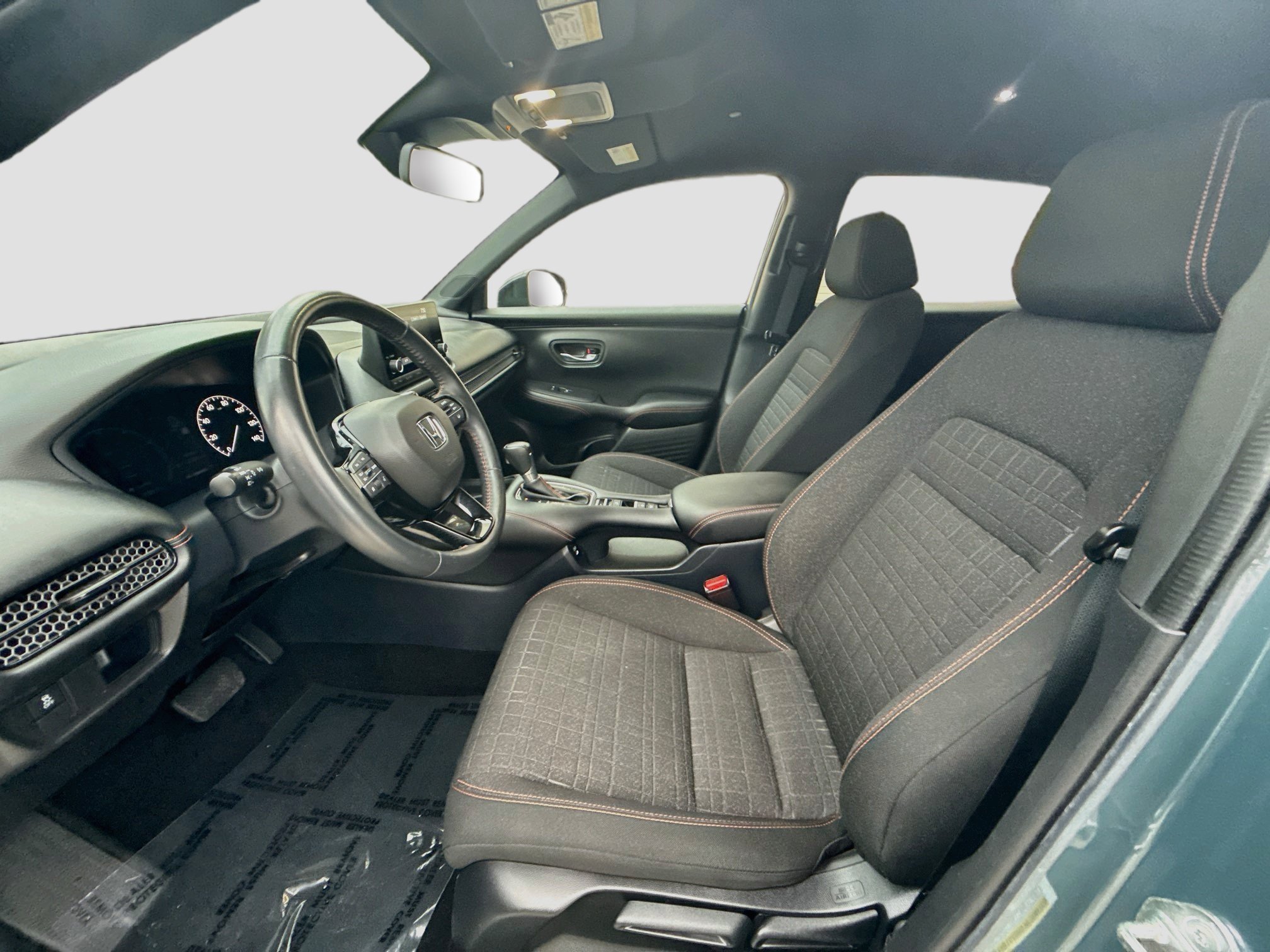 Used 2025 Honda HR-V Sport image 16