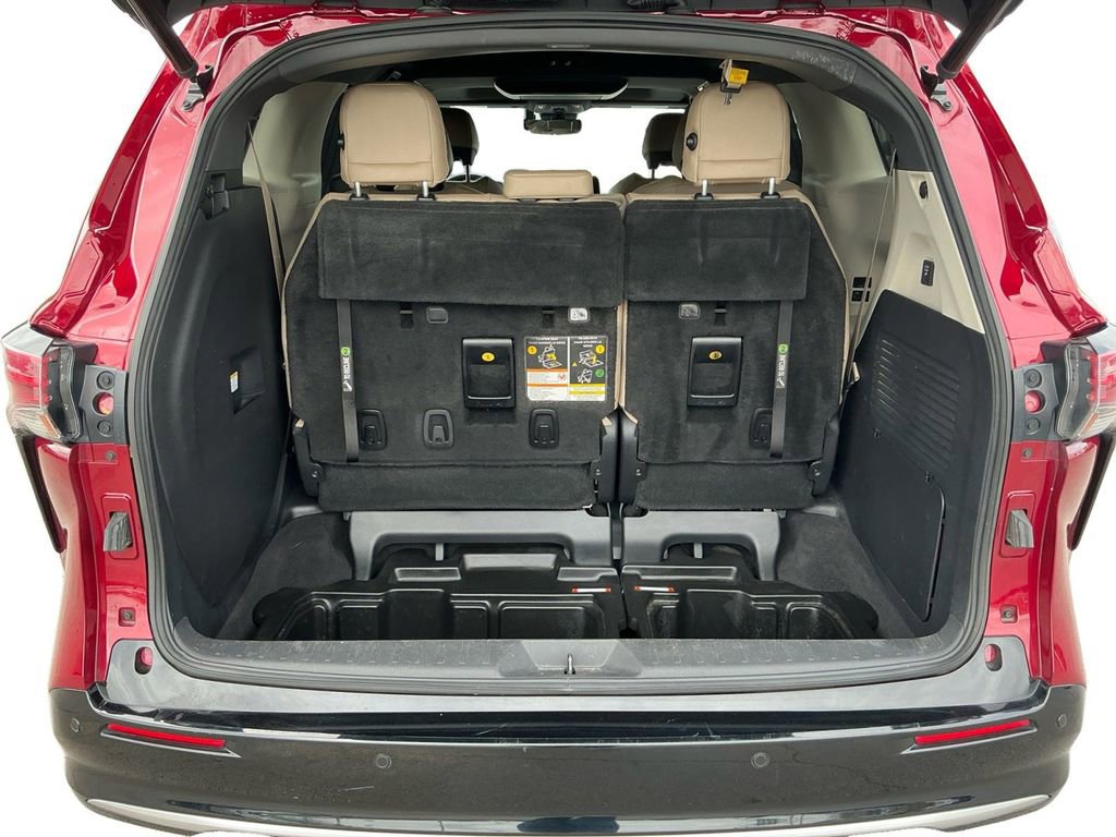 Used 2021 Toyota Sienna Limited image 24