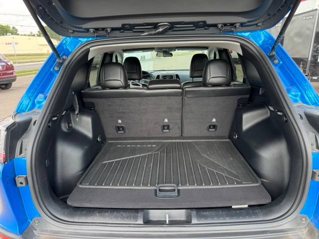 Used 2020 Jeep Cherokee Trailhawk w/ Cold Weather Group AWD/4WD image 24