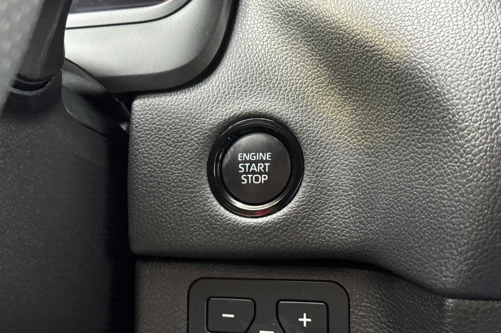 Certified 2025 Toyota Tundra Limited image 32