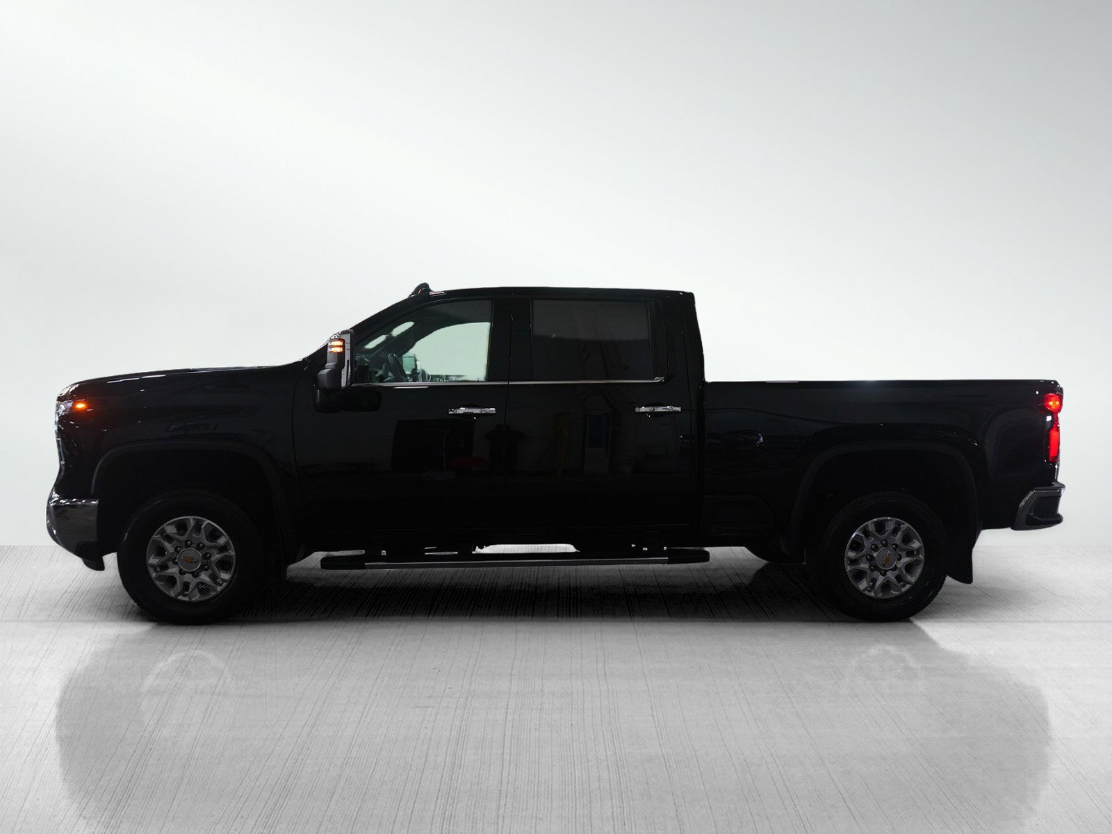 Used 2024 Chevrolet Silverado 3500 LTZ w/ LTZ Convenience Package image 2
