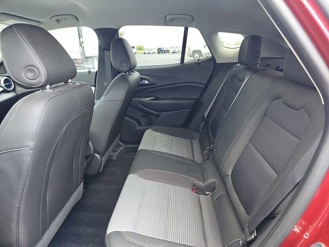 Used 2024 Chevrolet Trax LT w/ LT Convenience Package image 25