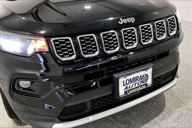 Used 2025 Jeep Compass Limited AWD/4WD image 39