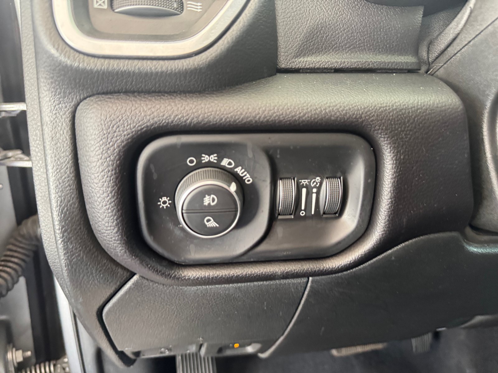 Used 2022 RAM 2500 Laramie AWD/4WD image 15
