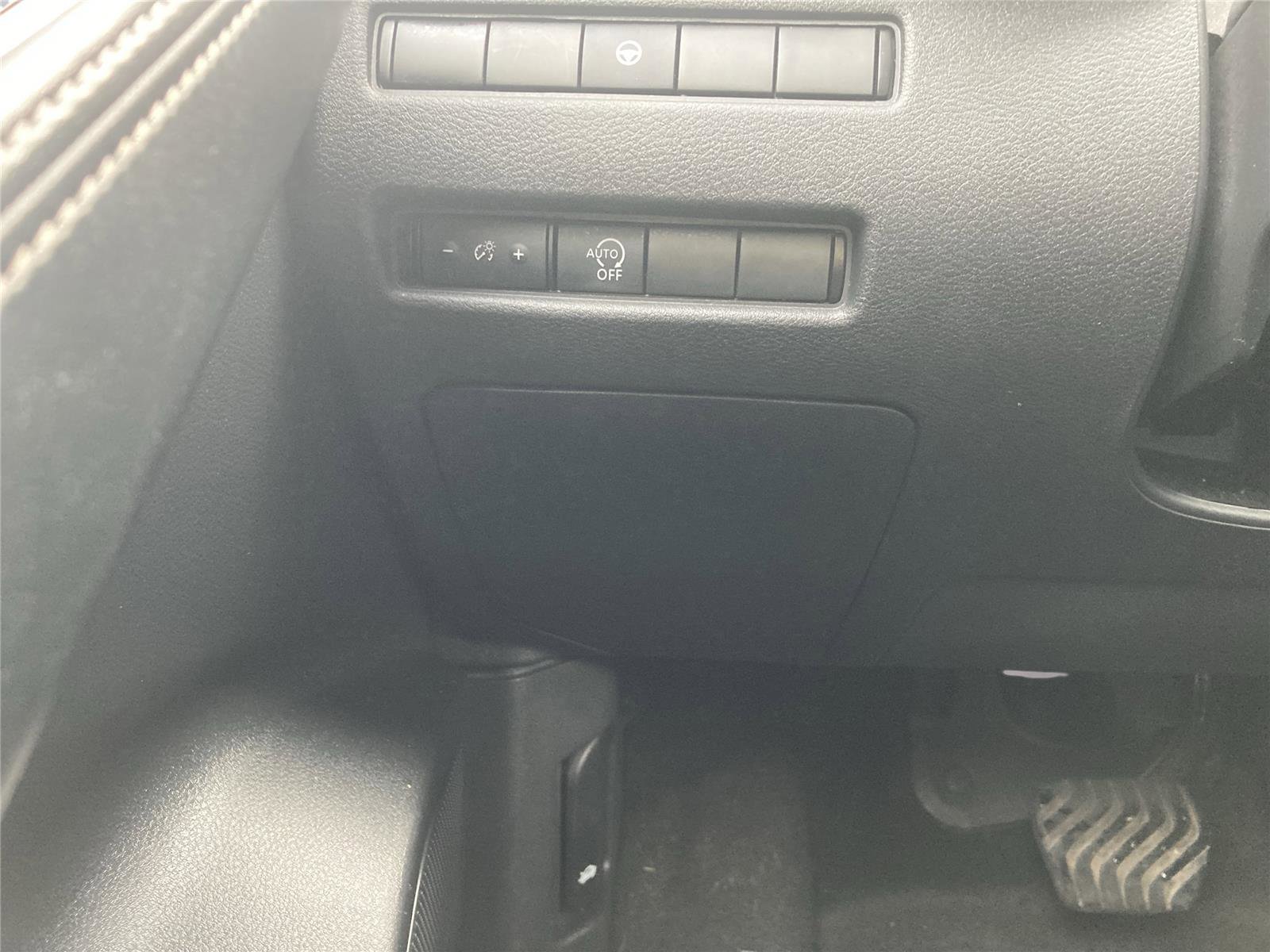 Used 2023 Nissan Rogue SV image 22