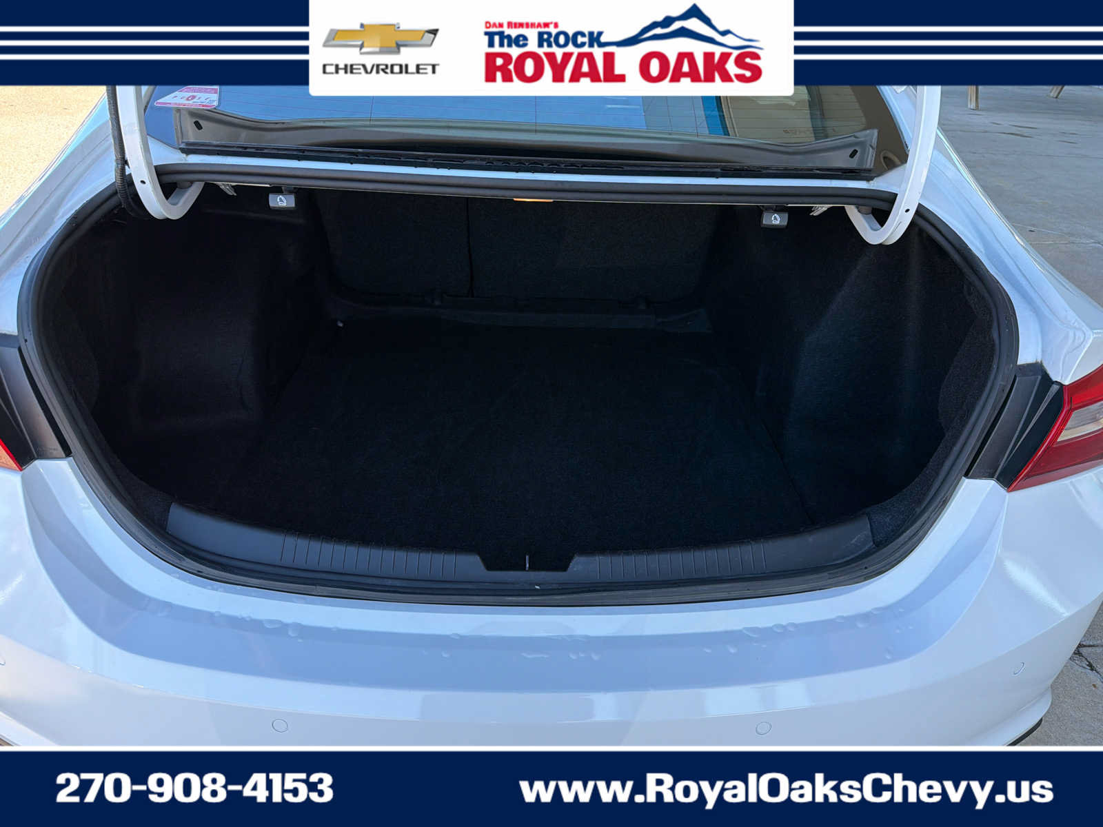 Used 2025 Chevrolet Malibu LT FWD image 7