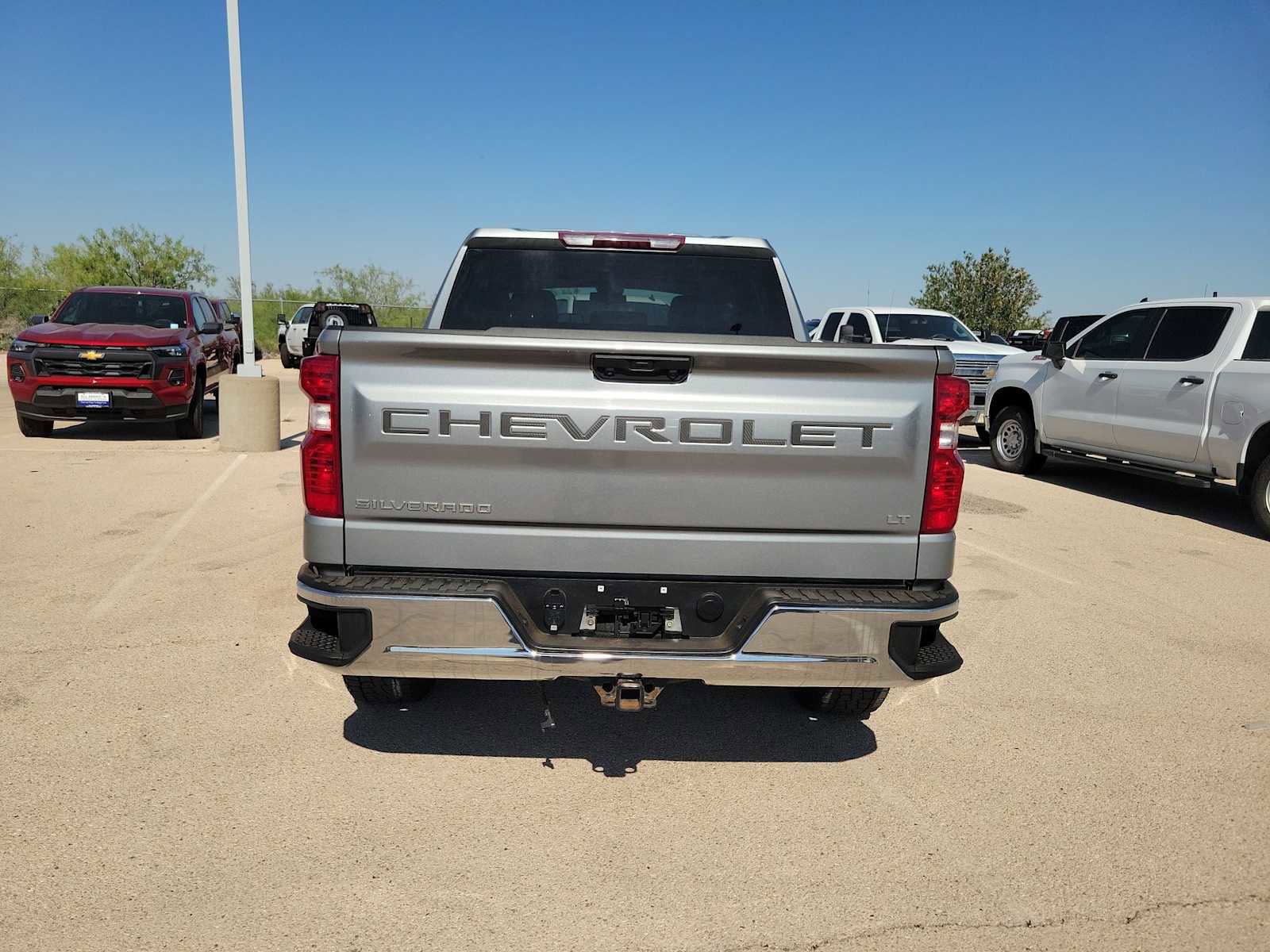 Used 2023 Chevrolet Silverado 1500 LT AWD/4WD image 7