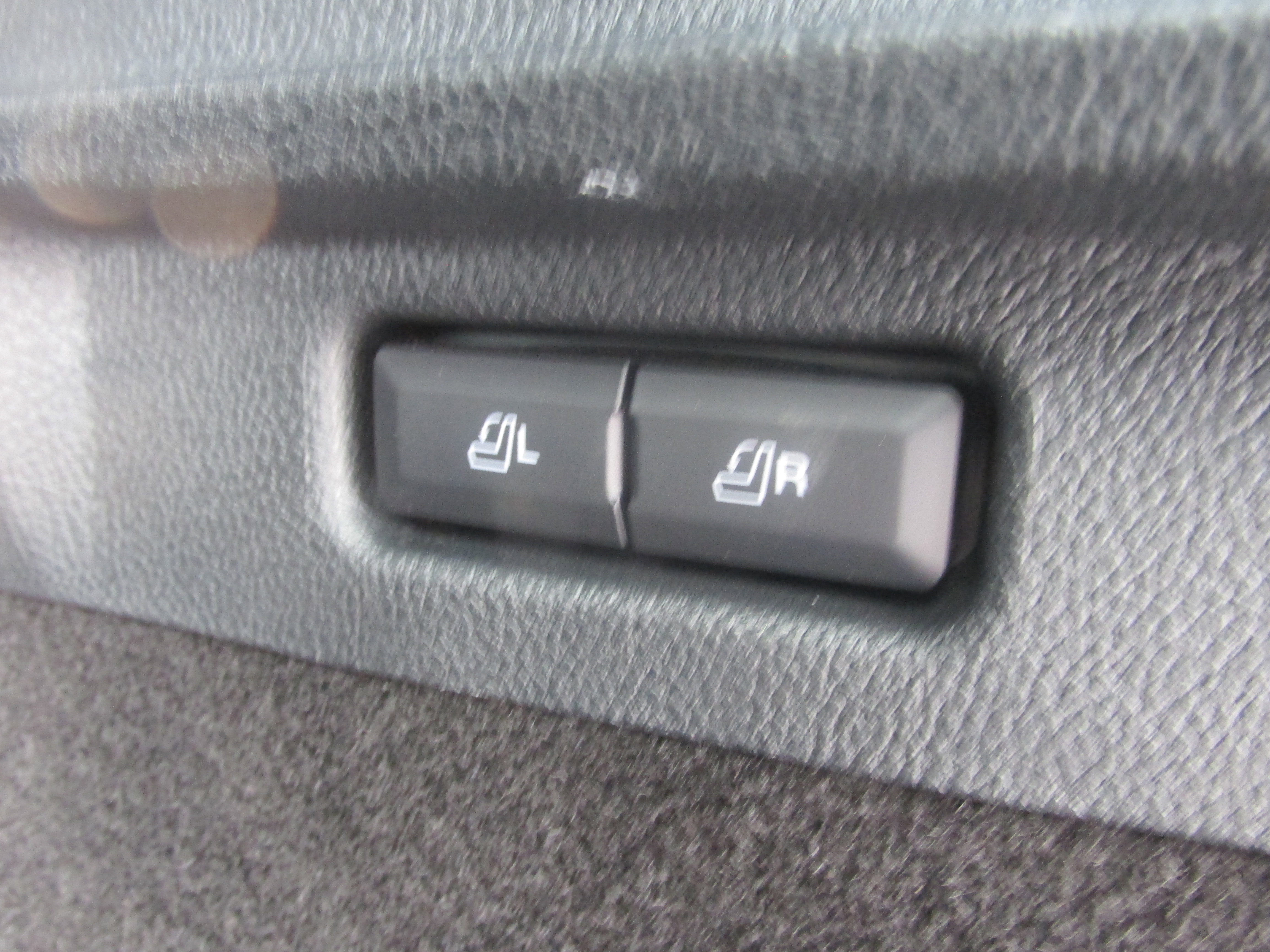 Used 2022 Lincoln Corsair AWD w/ Premium Package image 23