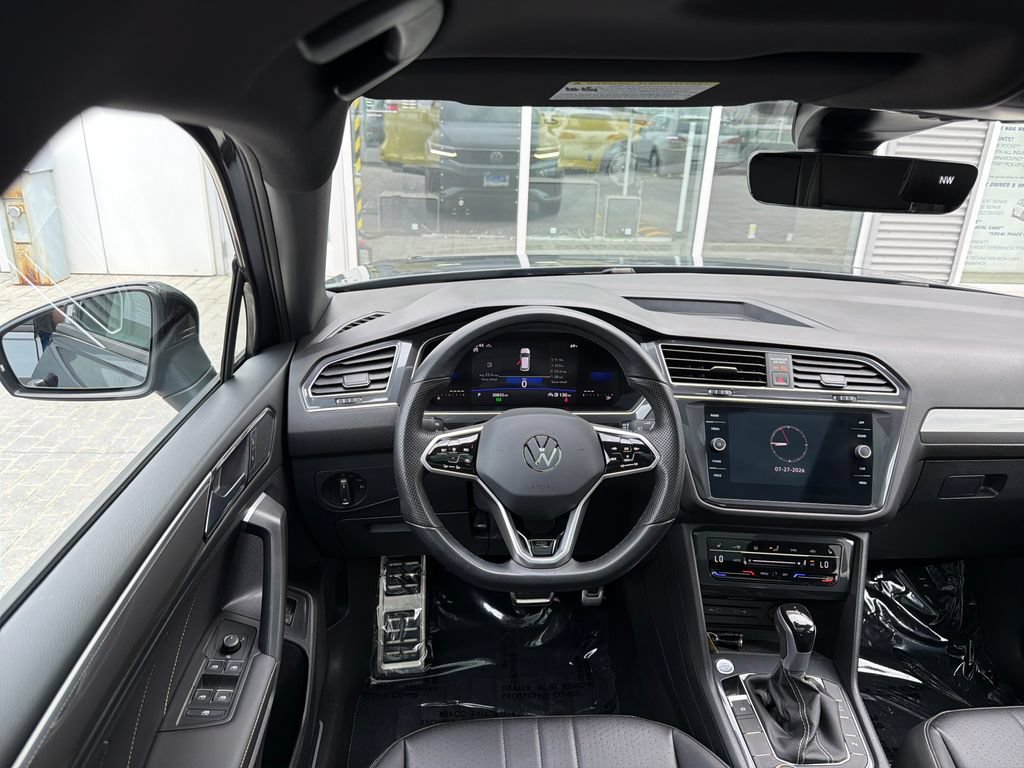 Certified 2024 Volkswagen Tiguan SE R-Line AWD/4WD image 16