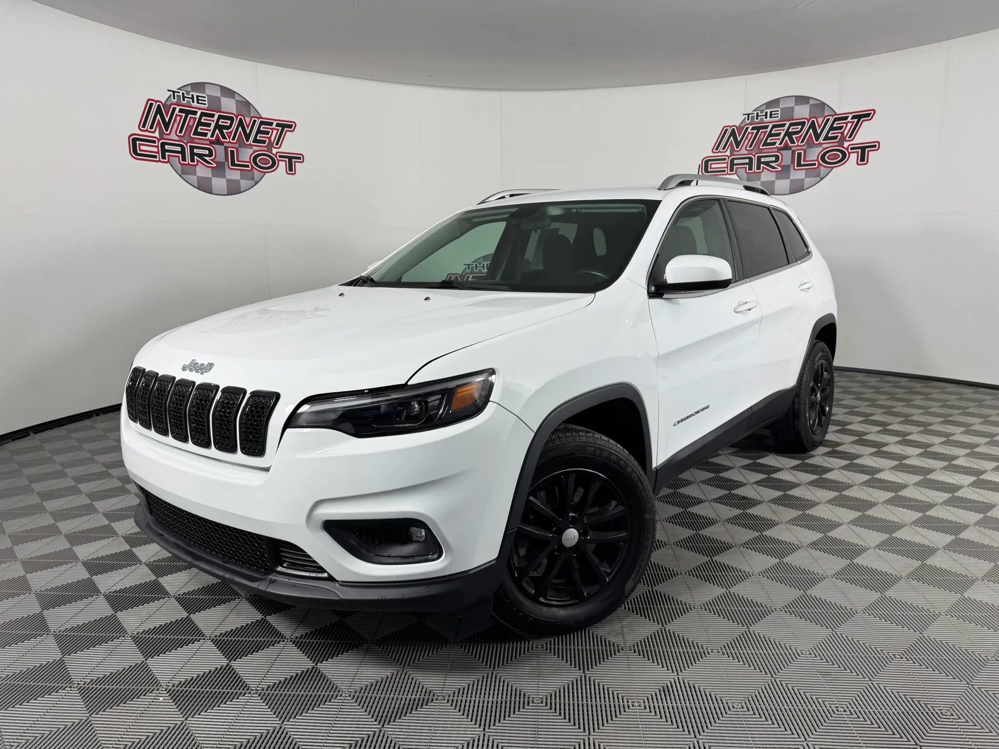Used 2019 Jeep Cherokee Latitude w/ Cold Weather Group