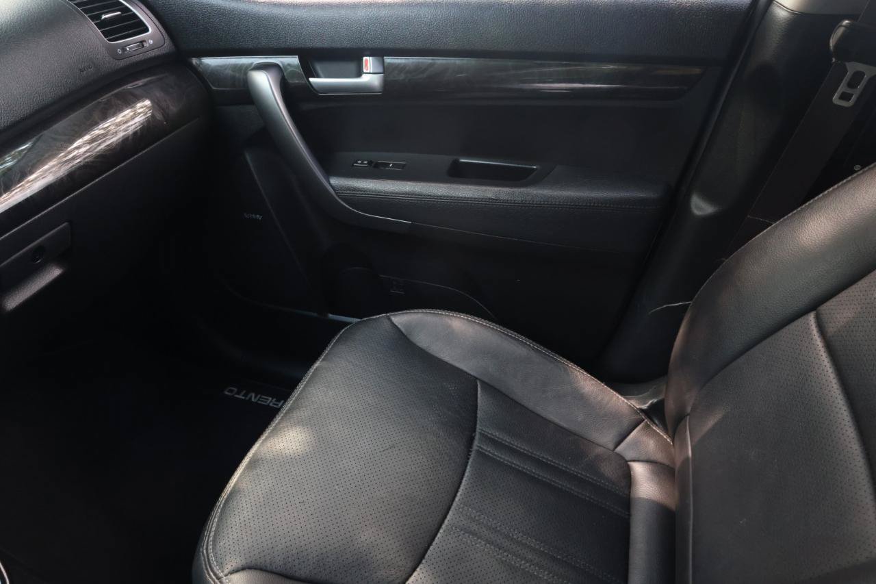 Used 2014 Kia Sorento SX w/ 3rd Row Package FWD image 15