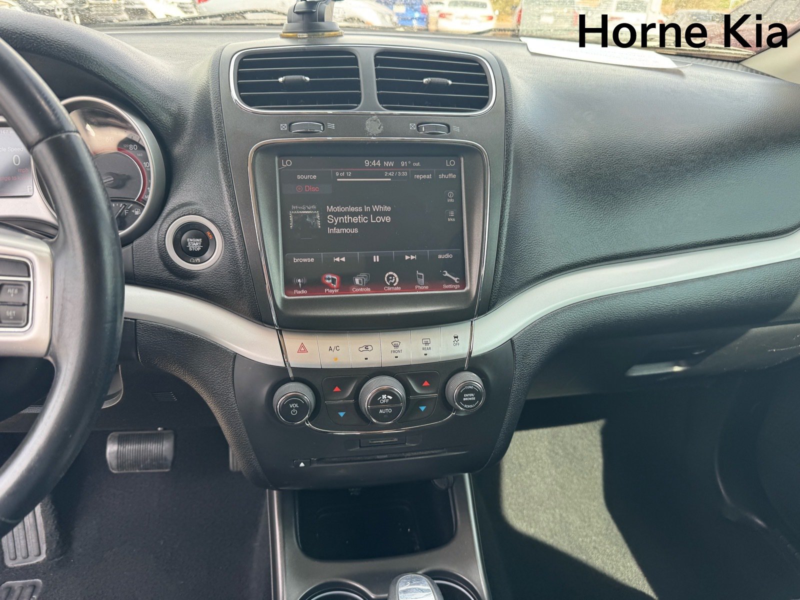 Used 2019 Dodge Journey SE FWD image 21