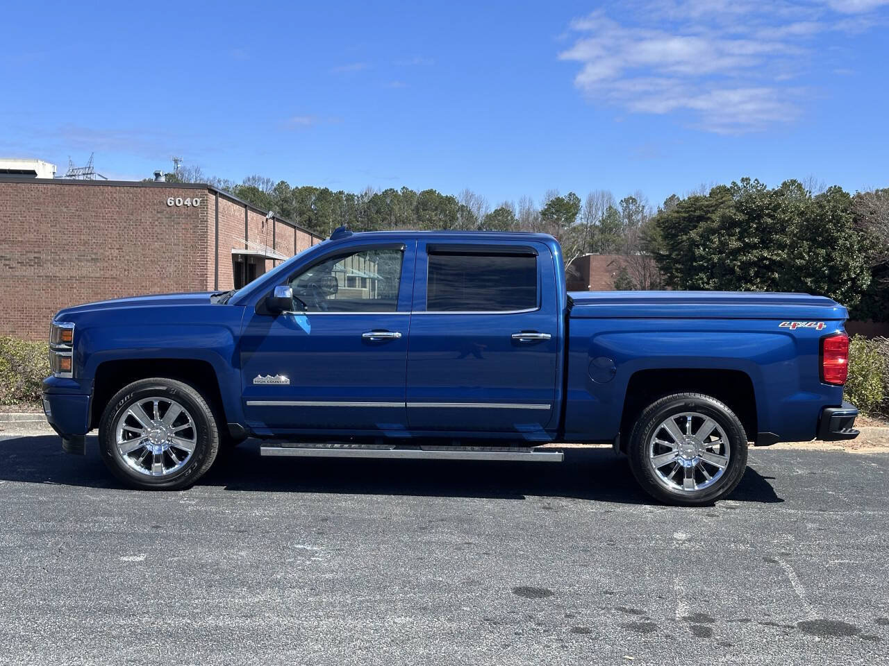 Used 2015 Chevrolet Silverado 1500 High Country w/ High Country Premium Package AWD/4WD image 6