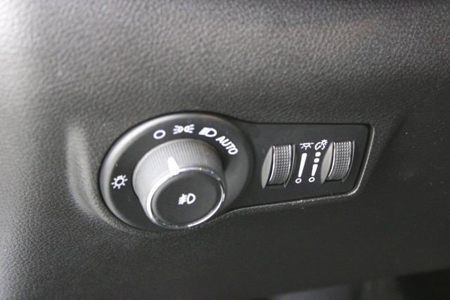 Used 2024 Jeep Compass Trailhawk AWD/4WD image 20