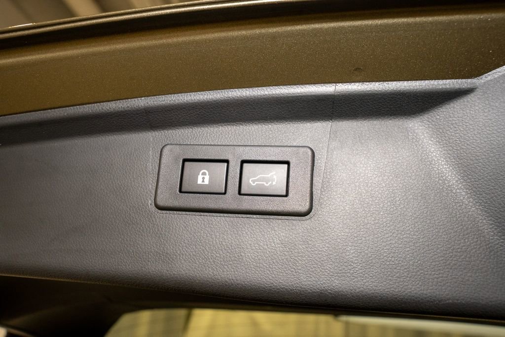 Used 2023 Subaru Outback Touring image 6